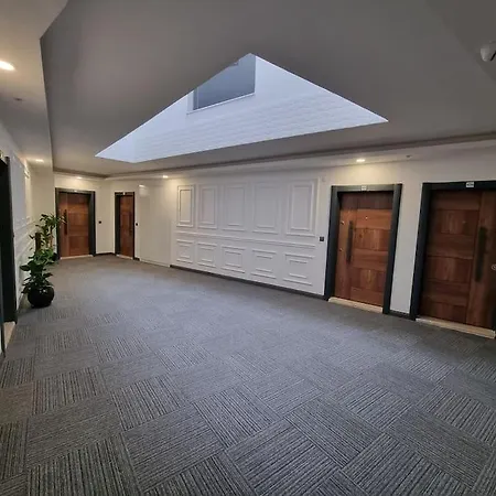 酒店 Royal Homes 501 *